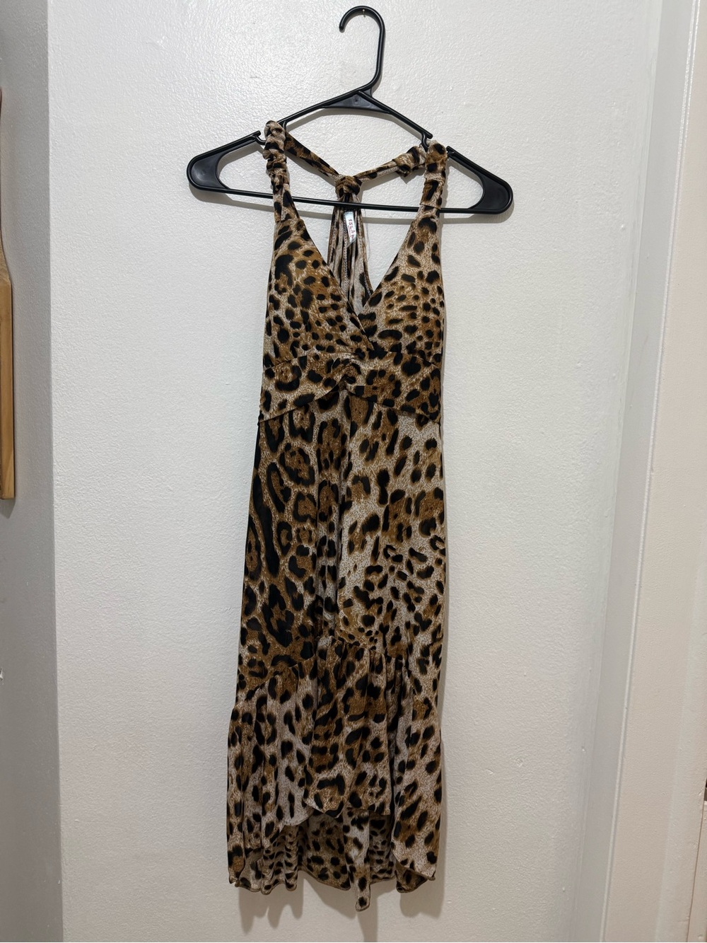 Sleeveless Leopard Print V-Neck Midi Dress in Brown/Tan